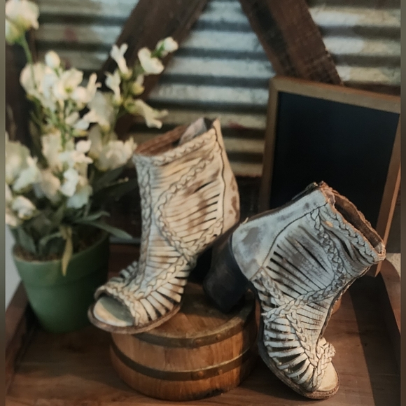 Freebird by Steven Leather Booties - Picture 1 of 11